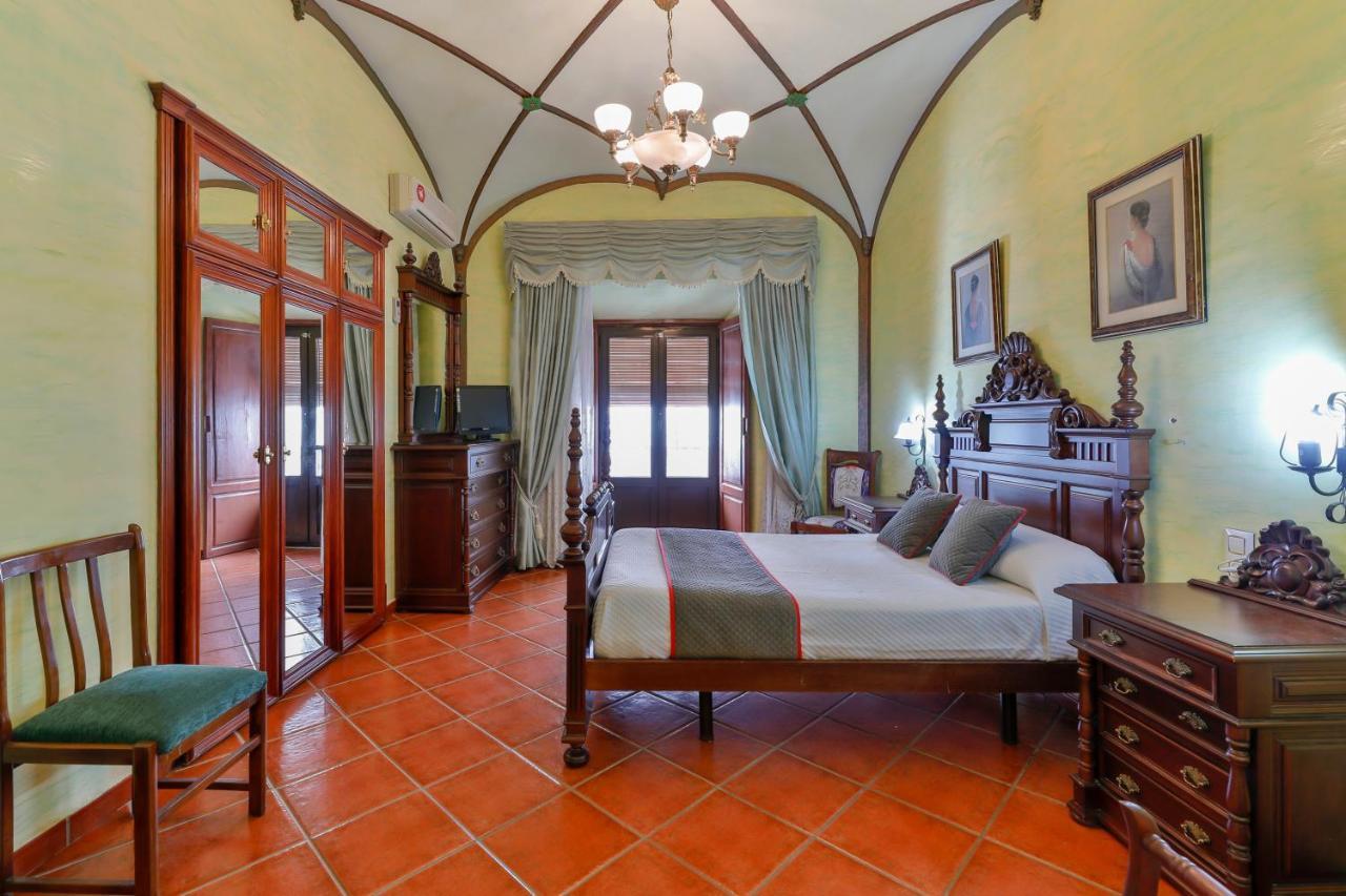 Hotel Las Palmeras By Vivere Stays Zafra Eksteriør bilde